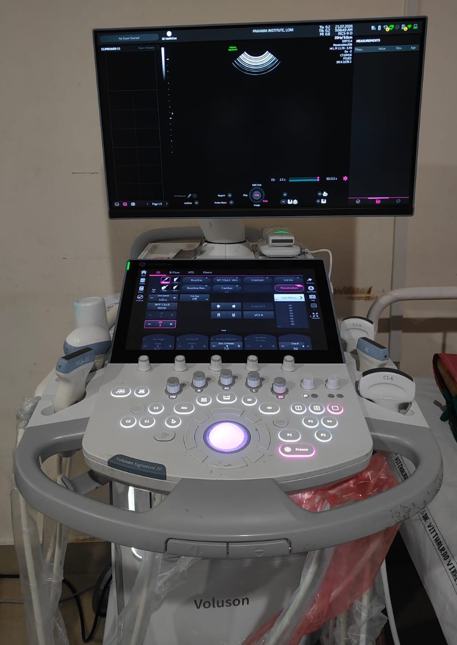 GE Voluson Signature 20 Ultrasound Machine